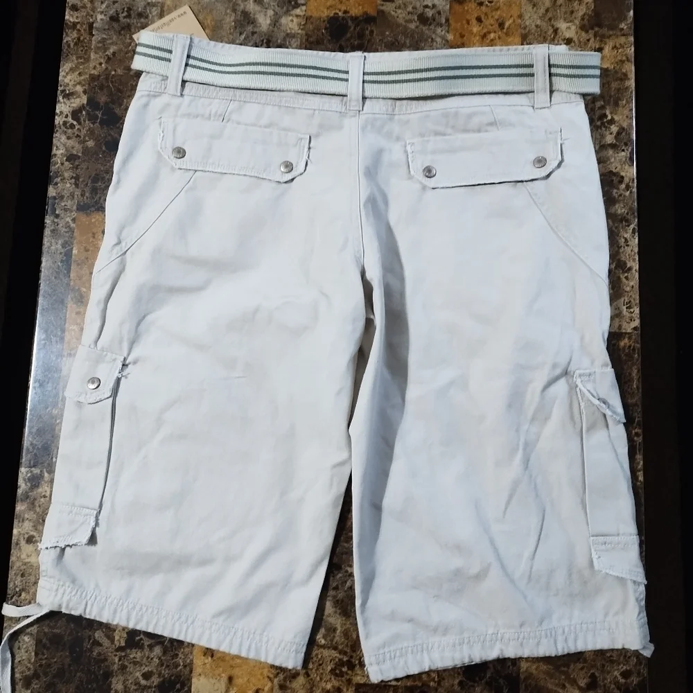 NWT Women's Vanilla Star Bermuda short